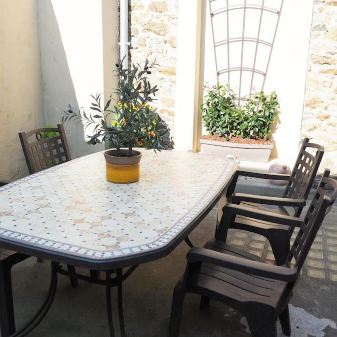 Appartement Duplex Et Terrasse A St Servan-St Malo Сен Мало Екстериор снимка